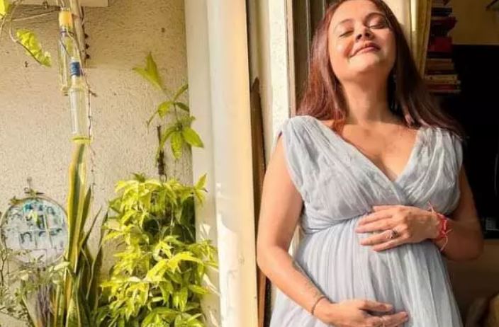 Devoleena Bhattacharjee is balancing her career with pregnancy.